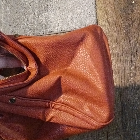 IMAN Tan large 🎒 Bag - Picture 5 of 11